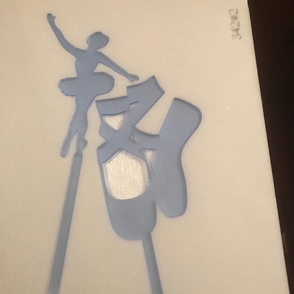 Two ballerinas cake toppers - Picture 1 of 3
